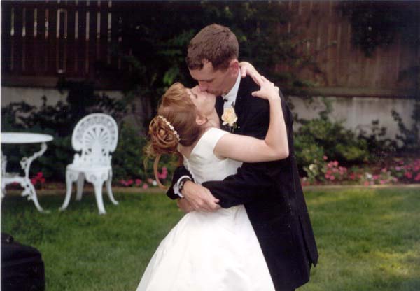 Tadd & Beth Kissing 3