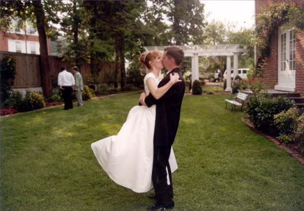 Tadd & Beth Kissing 5